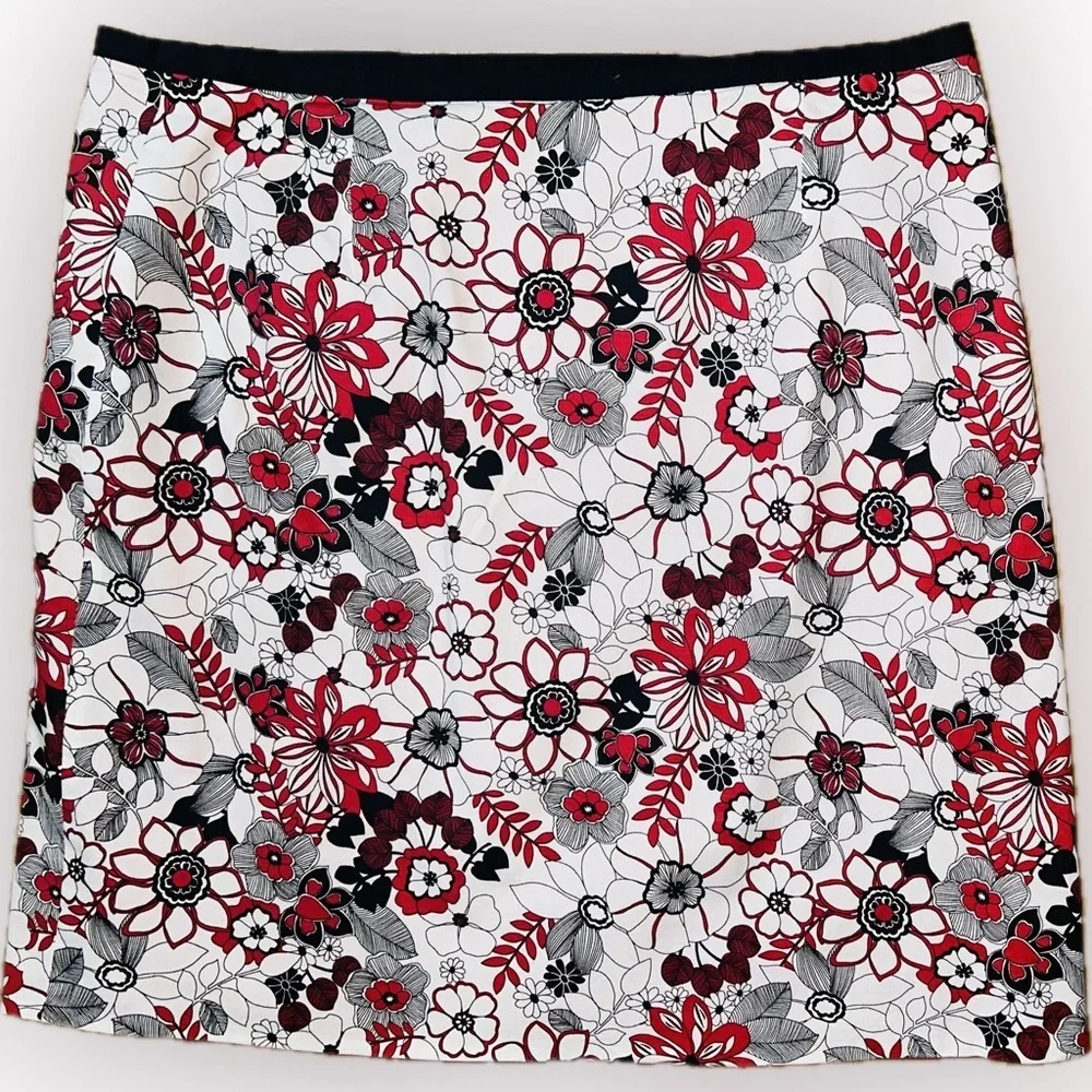 EUC Bushwacker SZ 10 red/black floral print, full wrap skirt/waist 33”-34”